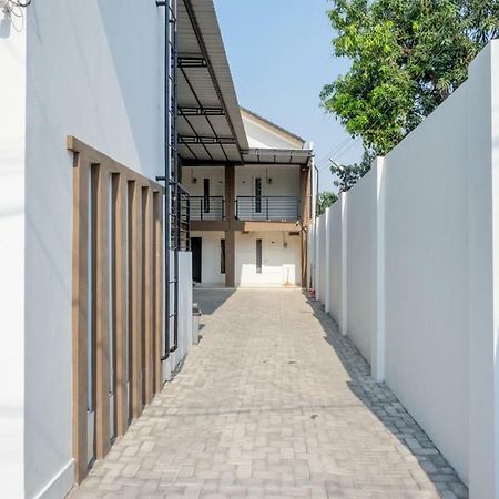 Reddoorz Plus Syariah Near Stasiun Tegal 2 Eksteriør bilde